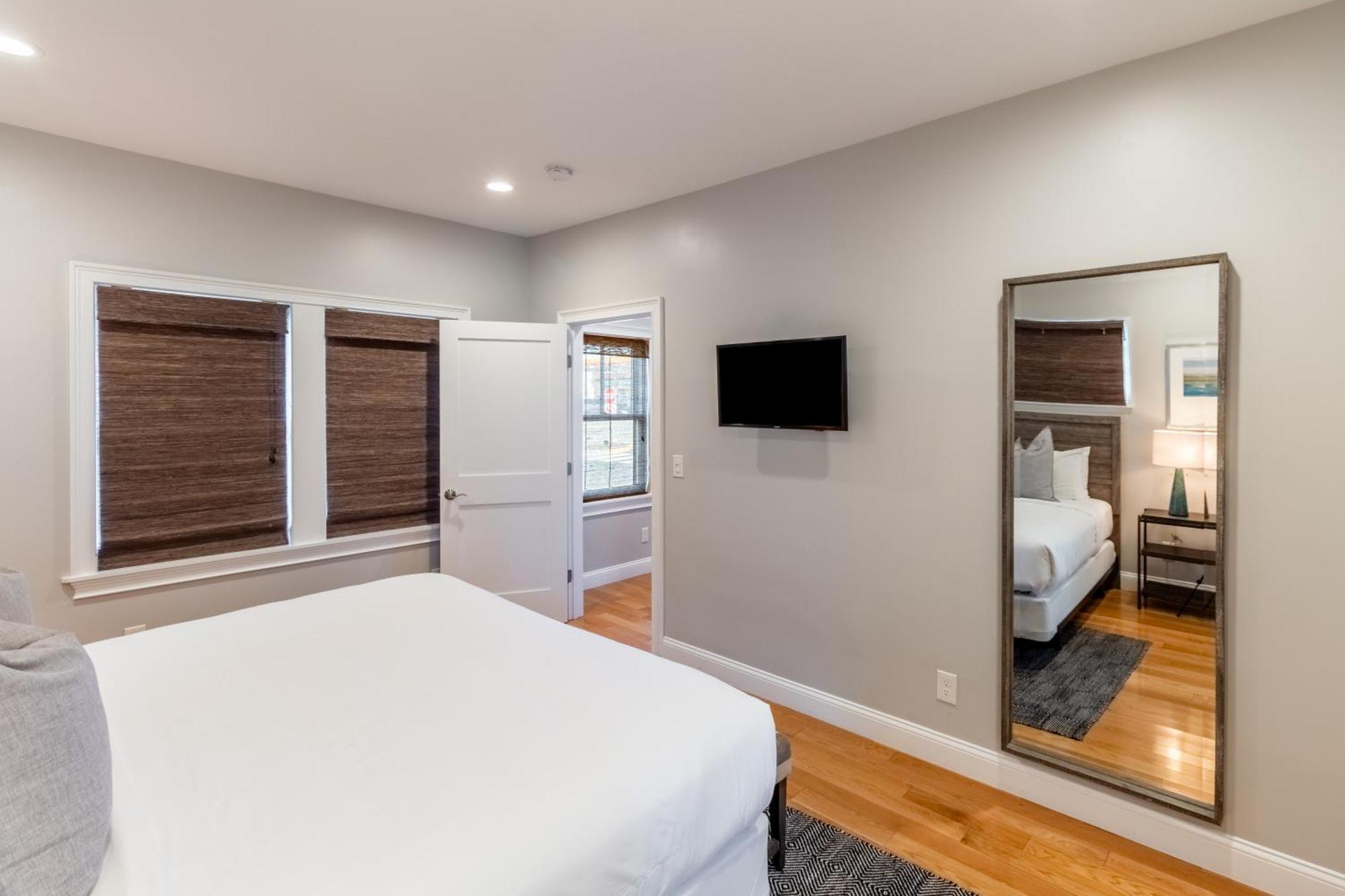 The Newport Lofts - 595 Thames Street Villa Exterior photo